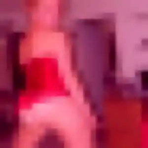 Contacte Nelly, 21 ans à Forcalqueiret gratuitement