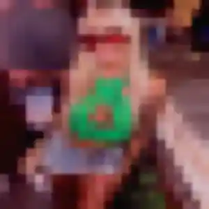 Jennifer, 19 ans, connectée à Fréjus pour une rencontre coquine