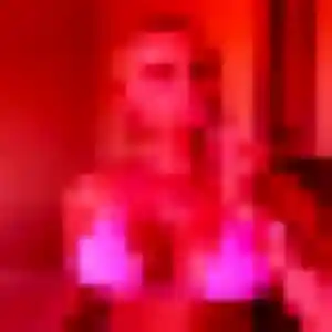 Caroline (28 ans) à La Bouilladisse attend une rencontre ce soir